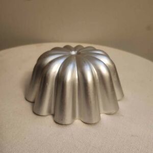 Vintage Aluminum Fluted Jello Mold – Retro Kitchen Gelatin Cake Pan